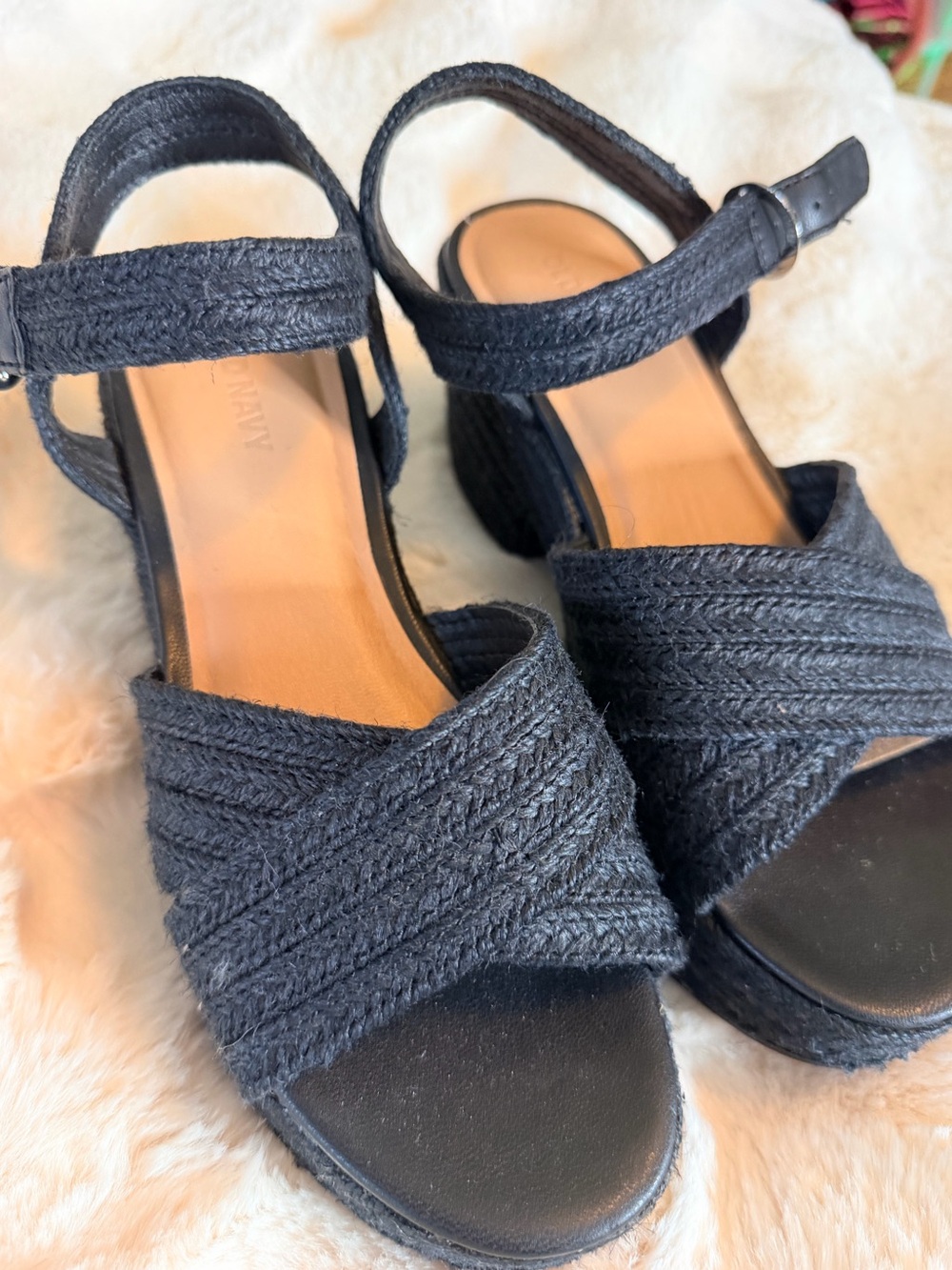 Old Navy size 7 Women's Black Braided Platform Sandals - Classic Summer Style